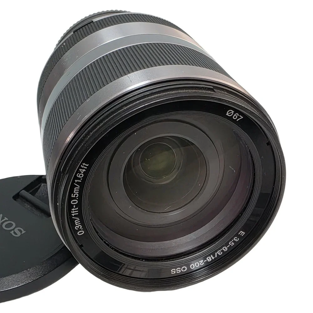 SONY 18-200mm F3.5-6.3 OSS (SEL18200) for Sony E mount With Lens Caps